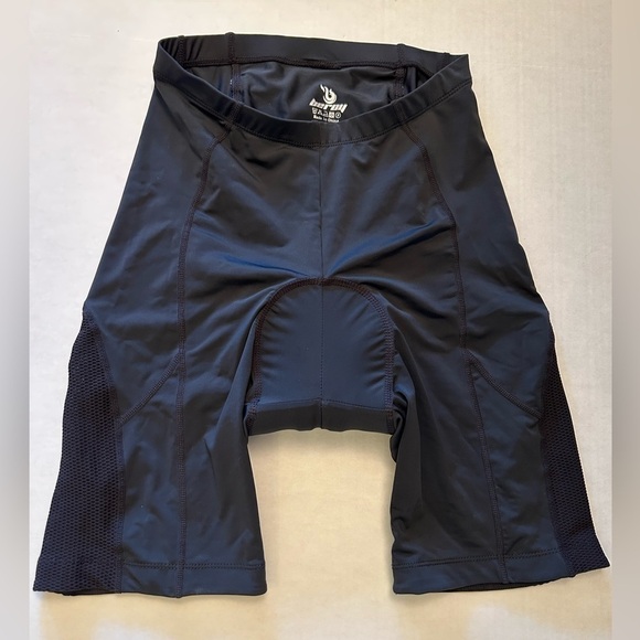 Beroy Cycling padded black shorts w/small pocket on back side. Sz L.   Q12 - Picture 2 of 13